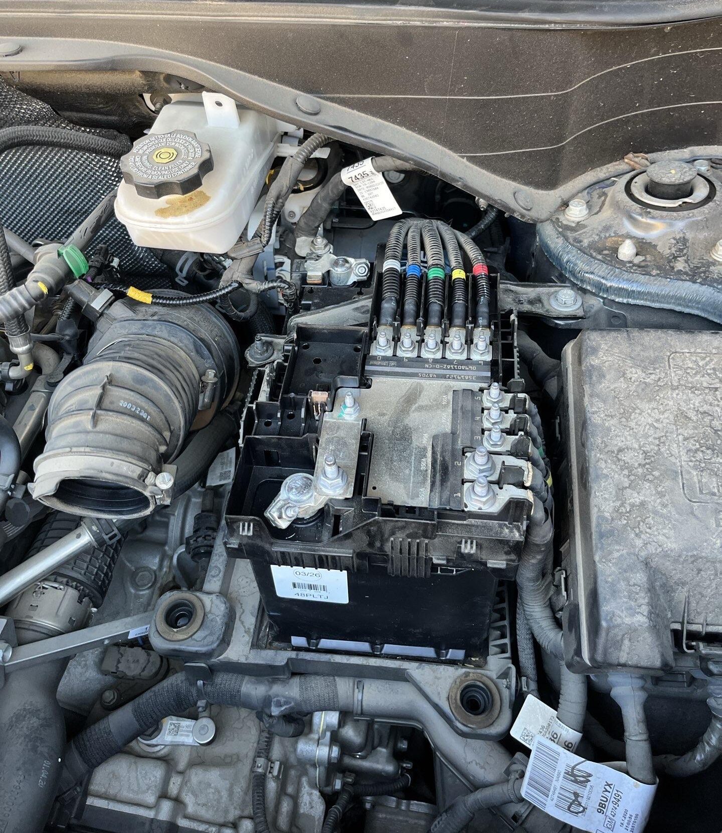 Mobile battery technician for Avondale battery service
