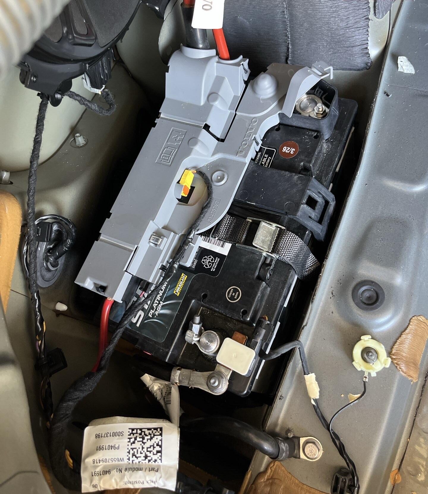 Tow truck delay before battery replacement in Avondale
